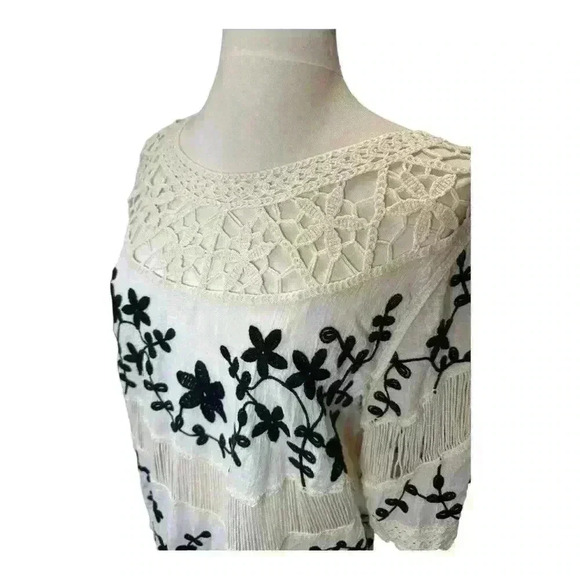 Oliver By Escio Embroidered Flower top - Picture 5 of 5